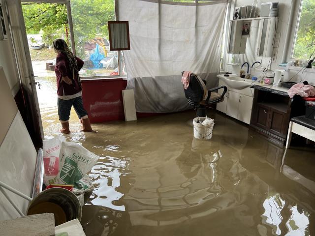 Bartın'da selden zemini zarar gören ev tahliye edildi