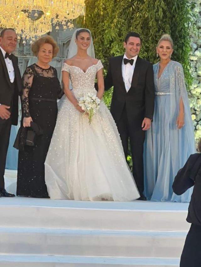 Beklenen düğün gerçekleşti! Hacı Sabancı ile Nazlı Sabancı çifti Çırağan Sarayı'nda görkemli törenle evlendi