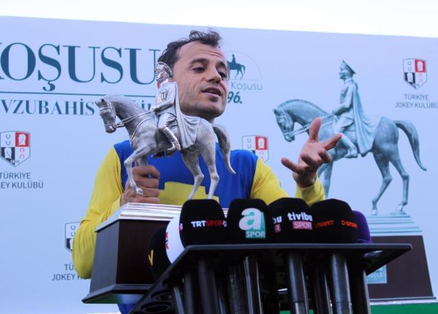 Son Dakika: 96. Gazi Koşusu'nu Özcan Yıldırım'ın jokeyliğini yaptığı Secret Power kazandı Son Dakika: 96. Gazi Koşusu'nu Özcan Yıldırım'ın jokeyliğini yaptığı Secret Power kazandı