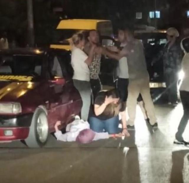 Hamile kadın bayıldı, sürücüler kavgaya devam etti