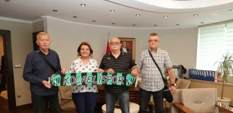 Kocaelispor'un Eski Futbolcuları Kaplan Hürriyet'i Ziyaret Etti