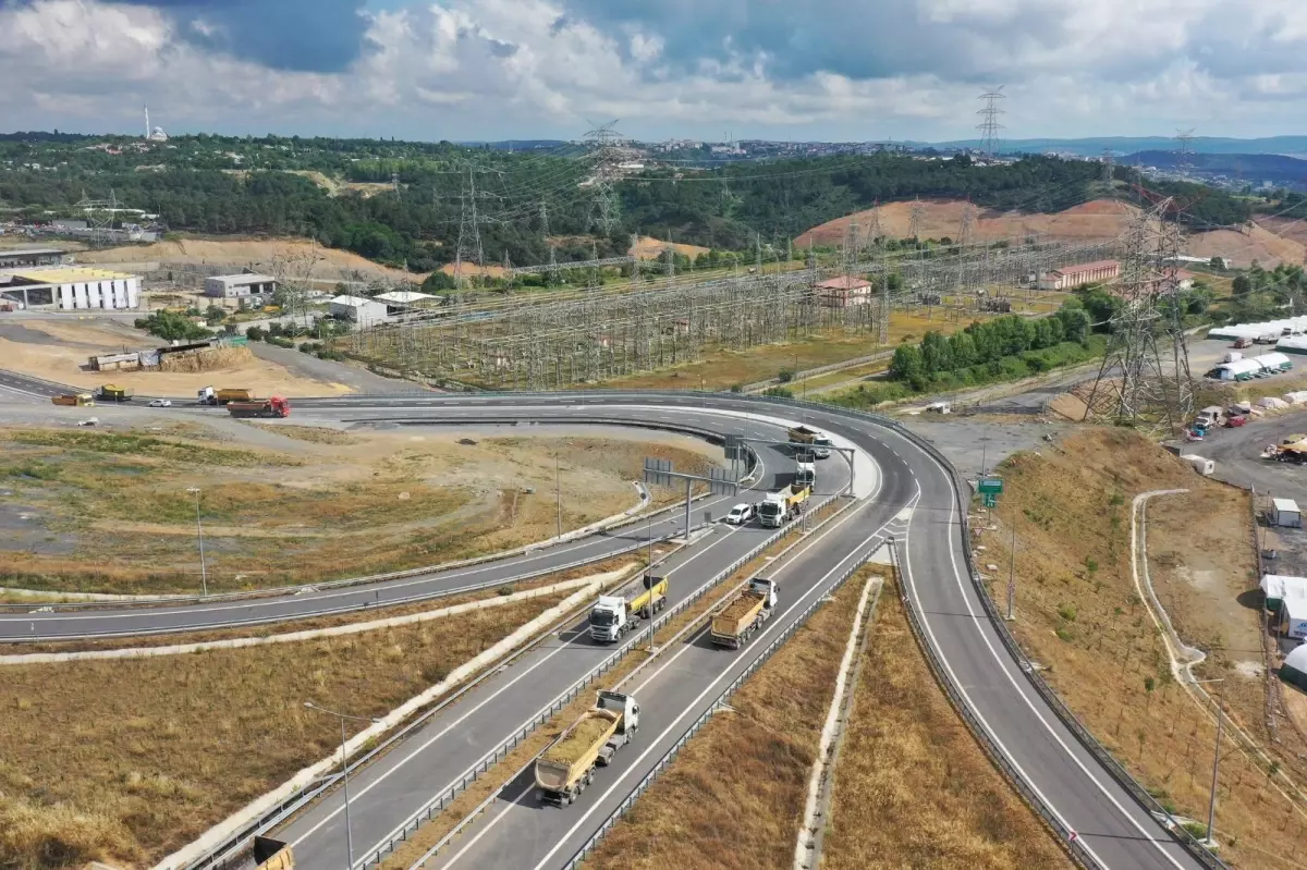 Sultangazi'de hafriyat kamyonlarının sebep olduğu trafik sorunu tarihe karıştı