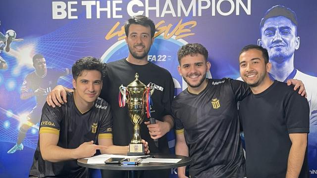 Türkiye'de bir ilk! Kupanın sahibi Merih Demiral'ın takımı oldu