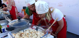 Tuzla'da şefler bayat ekmekleri taze lezzetlere dönüştürmek için yarıştı
