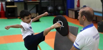 Çocuklar tatilin tadını Büyükşehir Belediyesi Yaz Spor Okullarında çıkarıyor