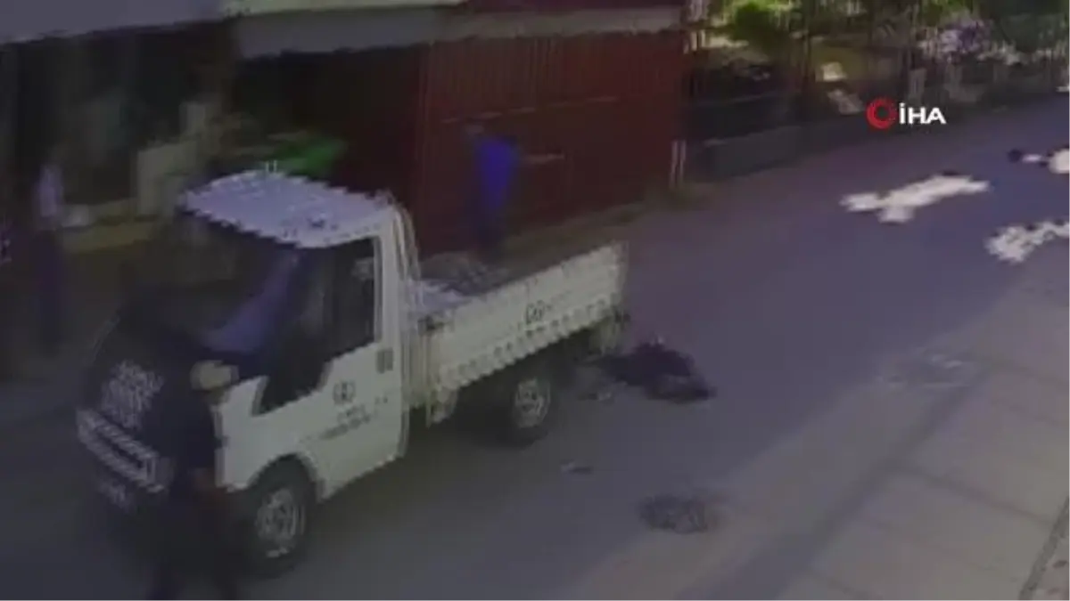 Son dakika haberi! Çivril'de feci kaza... Motosiklet sürücüsü kamyonete böyle çarptı