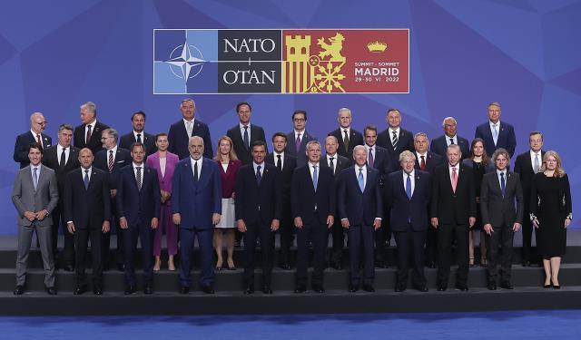 NATO zirvesine damga vuran sohbet! Boris Johnson'dan Cumhurbaşkanı Erdoğan'a: Çok güzelsin