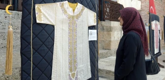 Osmanlı padişahlarının 'dualı gömleklerinin' replikaları sergilendi