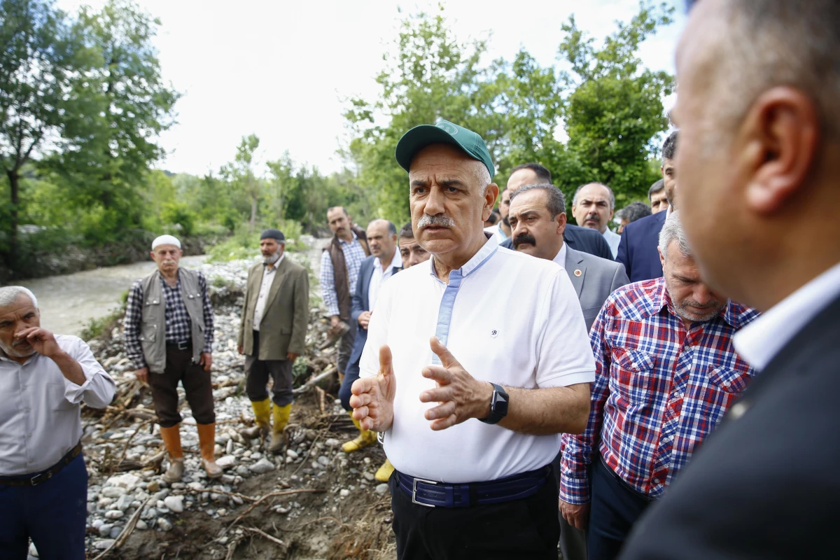 Tarım ve Orman Bakanı Kirişci selden etkilenen Kastamonu'da incelemede bulundu