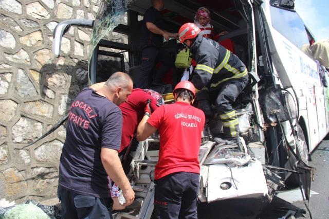 TEM'de büyük kaza, 11 araç birbirine girdi