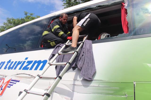 TEM'de büyük kaza, 11 araç birbirine girdi