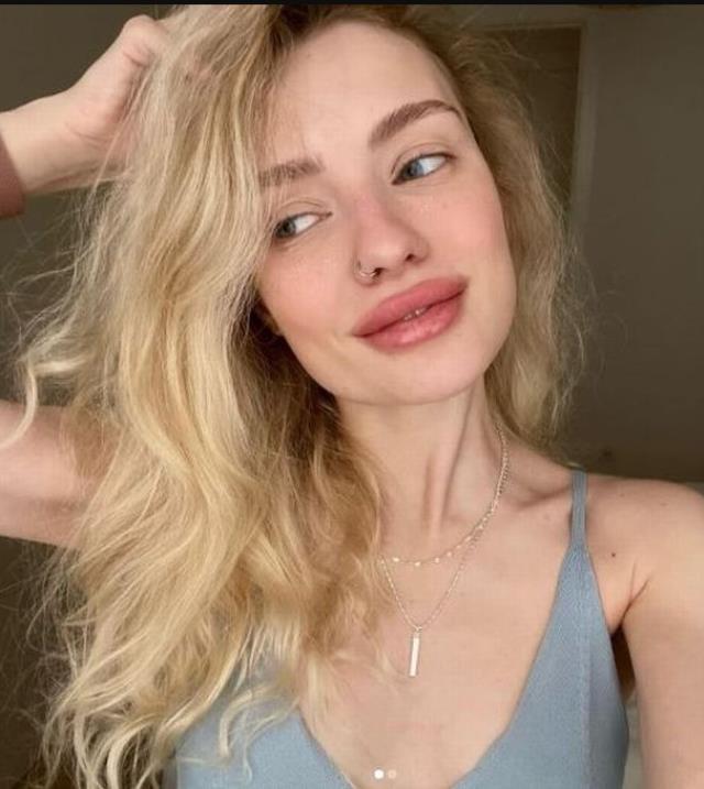 Ukraynalı kadınlar orduya destek olmak için çıplak fotoğraflarını sattılar