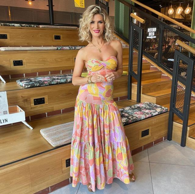 41 yaşındaki dizi oyuncusu sevgilisiyle arabada ilişkiye girerken basıldı