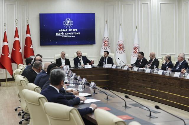Asgari ücret belli oluyor! Komisyon bugün saat 15.30'da toplanacak, yeni rakamı yarın Erdoğan açıklayacak