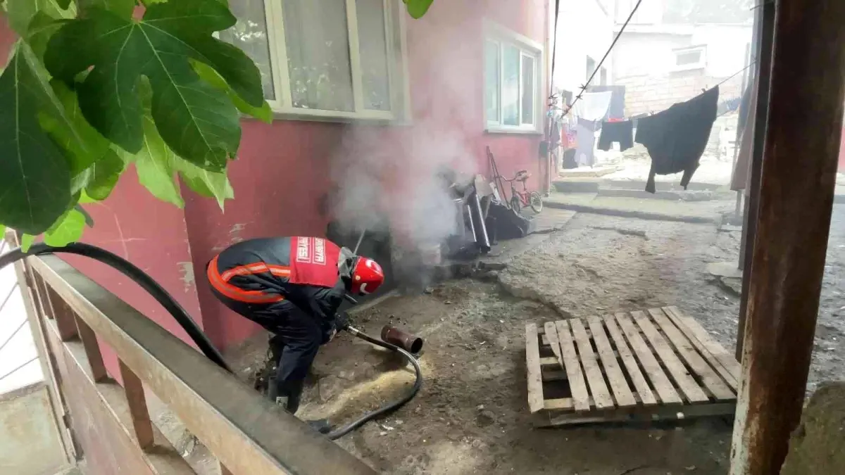 Son dakika haber... İki katlı evin bodrum katında yangın