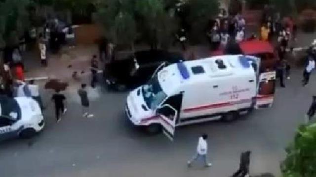 Sevgilisinin boğazını bıçakla kesti, yanına kimseyi yaklaştırmadı