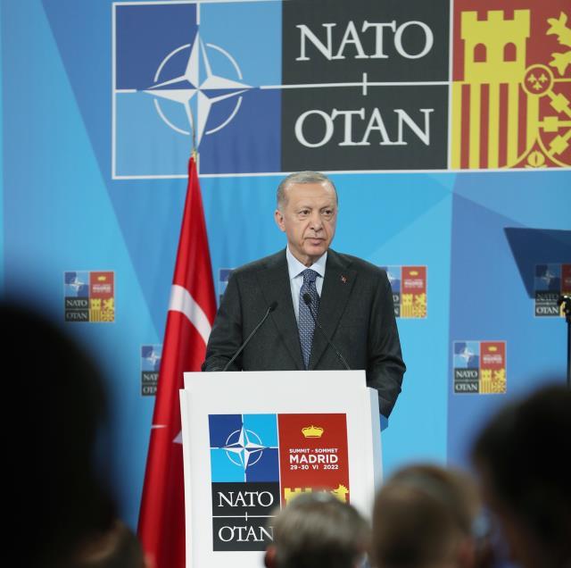 Son Dakika: Cumhurbaşkanı Erdoğan: Üçlü muhtıra diplomatik zaferdir, İsveç 73 teröristi Türkiye'ye iade edecek