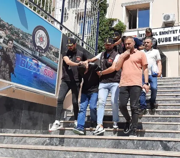 Son dakika: Beyoğlu'nda sokak ortasında cinayet: Güvenlik kamerasındaki saldırgan yakalandı