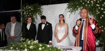 İYİ Parti Genel Başkanı Akşener, Çanakkale'de nikah şahidi oldu