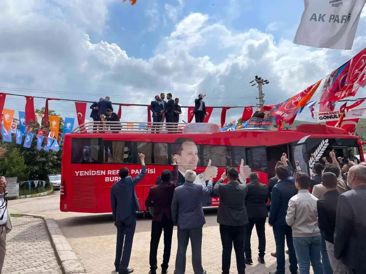 Yeniden Refah Partisi Genel Başkanı Erbakan: '50 senelik Milli Görüş tarihi efsane hizmetlerle doludur'