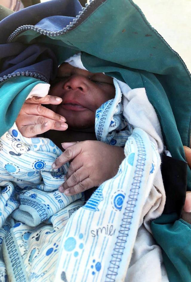 YUNANİSTAN'A KAÇMAK İSTEYEN KADIN, BOTTA DOĞUM YAPTI