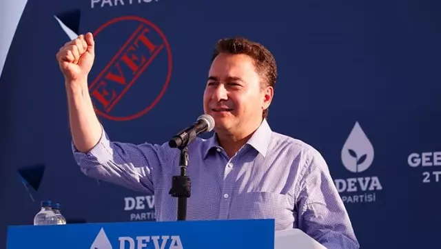 Ali Babacan'dan jelibon çıkışıyla alay konusu olan Melih Gökçek'i kızdıracak sözler: Kendi saçmalıklarına kendileri inanıyor Ali Babacan'dan jelibon çıkışıyla alay konusu olan Melih Gökçek'i kızdıracak sözler: Kendi saçmalıklarına kendileri inanıyor