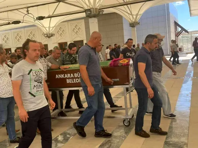 Eşi tarafından katledilen kadının ailesi, cani kocanın soyadını kızlarının tabutuna yazdırmadı