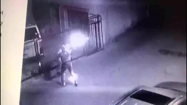 İstanbul'da eski AK Partili milletvekili Mahmut Dede'nin aracına molotoflu saldırı kamerada