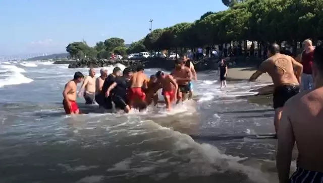 Kızını kurtarmak isteyen baba boğularak hayatını kaybetti