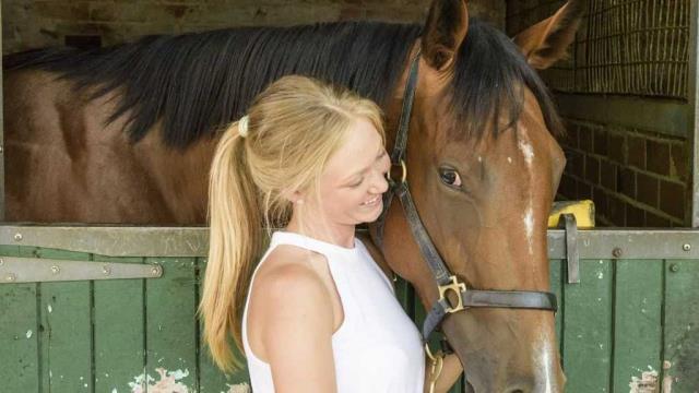 Attan düştü, komaya girdi! 'En güzel jokey' olarak bilinen Kilner yaşam mücadelesi veriyor