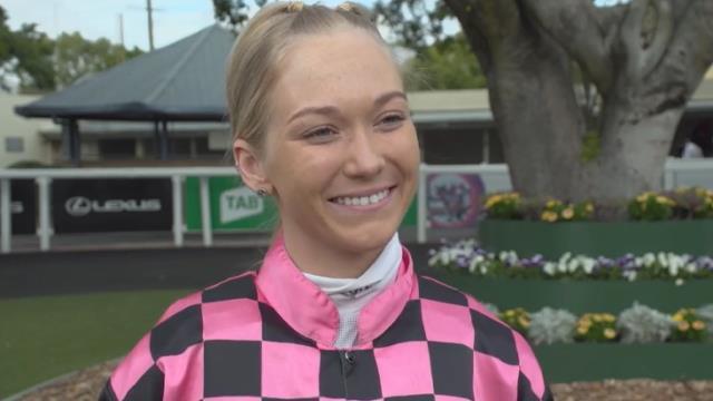 Attan düştü, komaya girdi! 'En güzel jokey' olarak bilinen Kilner yaşam mücadelesi veriyor