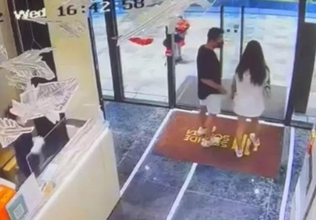 Girdiği otelden bir daha çıkamadı! Genç eğitmen küvette korkunç bir halde bulundu Girdiği otelden bir daha çıkamadı! Genç eğitmen küvette korkunç bir halde bulundu