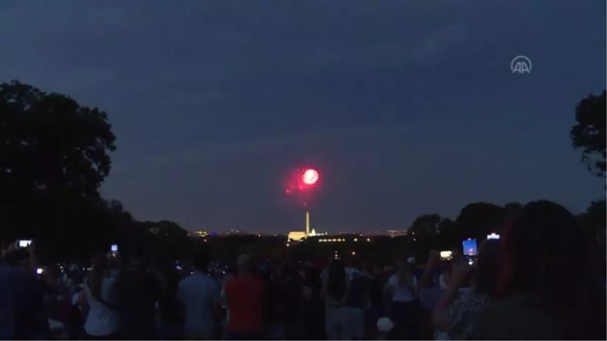 WASHINGTON - ABD'de Kovid-19 salgını sonrası ilk Bağımsızlık Günü kutlamaları yapıldı
