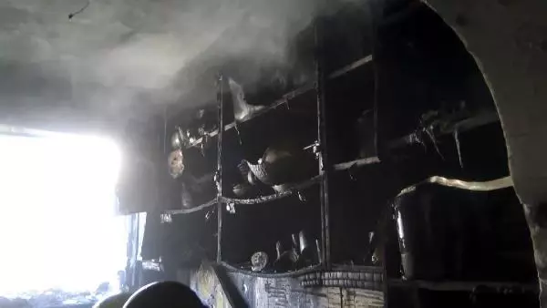 Alev kapanından mucize kurtuluş! 97 yaşındaki kadının sedyedeki hareketi görenleri üzdü Alev kapanından mucize kurtuluş! 97 yaşındaki kadının sedyedeki hareketi görenleri üzdü