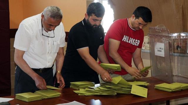 Dodurga seçimlerine damga vuran olay! DSP'nin adayı Namık Kaya kendisine bile oy vermedi Dodurga seçimlerine damga vuran olay! DSP'nin adayı Namık Kaya kendisine bile oy vermedi