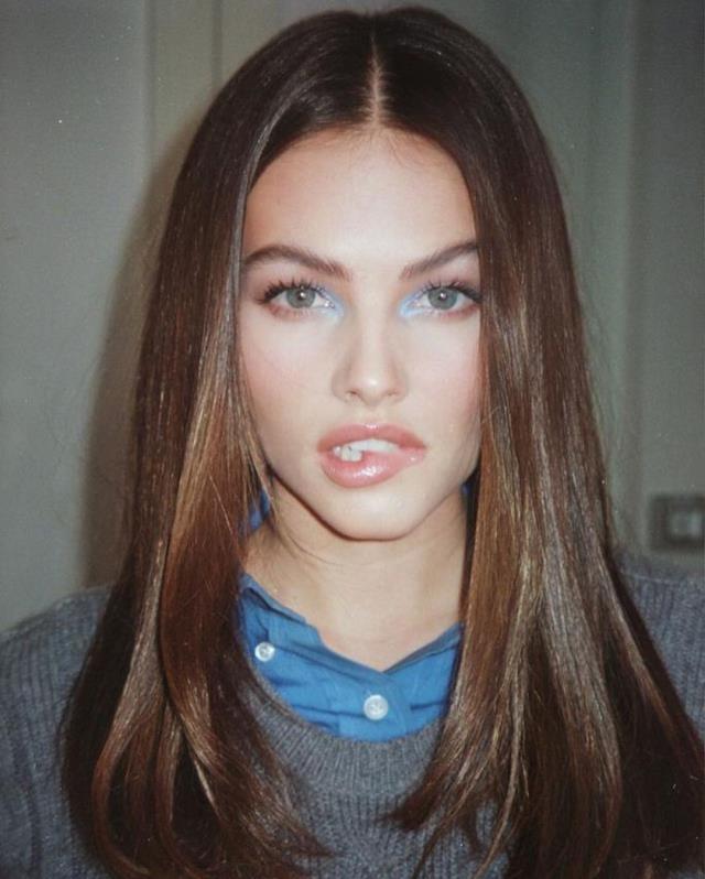 Dünyanın En Güzel Kızı seçilen Thylane Blondeau büyüdü! Kırmızı bikinisiyle sahildekileri kendine hayran bıraktı