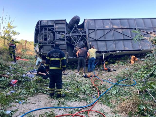 Son Dakika! Kırklareli'nde yolcu otobüsü devrildi: 6 ölü, 25 yaralı