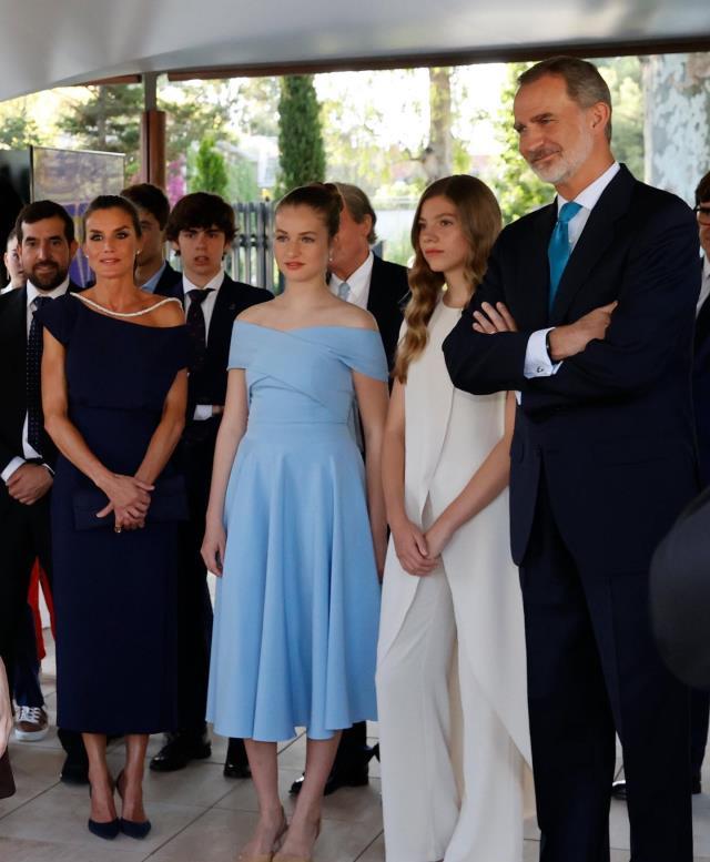 Tahtın güzeller güzeli varisi! İspanya'nın genç prensesi, ödül törenine gelenleri mest etti Tahtın güzeller güzeli varisi! İspanya'nın genç prensesi, ödül törenine gelenleri mest etti