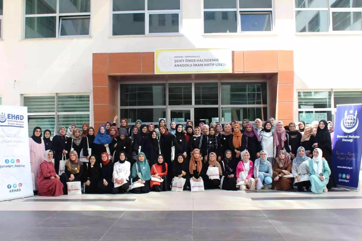 12-21 yaş aralığındaki 65 hafız, 3 günlük kampta gelecek planlaması yaptı