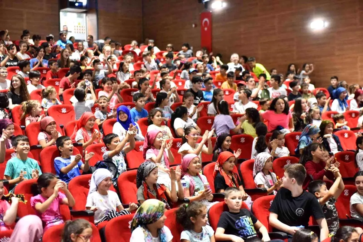 Altıeylül'de gençler milli ve dini değerlerine bağlı yetişiyor
