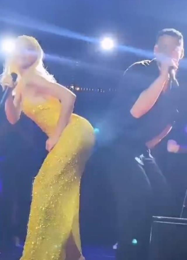 Gülşen konserinde yine yerinde duramadı! Önce erkek arkadaşının kucağına çıktı sonra Edis'la kalça dansı yaptı