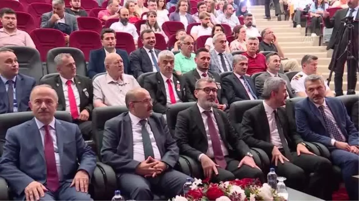 'İnsan Hakları Boyutuyla 15 Temmuz' konulu panel ve sergi düzenlendi