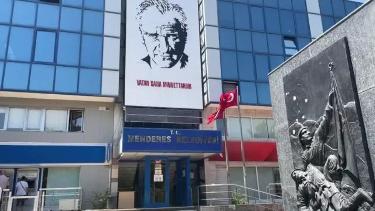 Menderes Belediye Başkanı Kayalar görevden uzaklaştırıldı