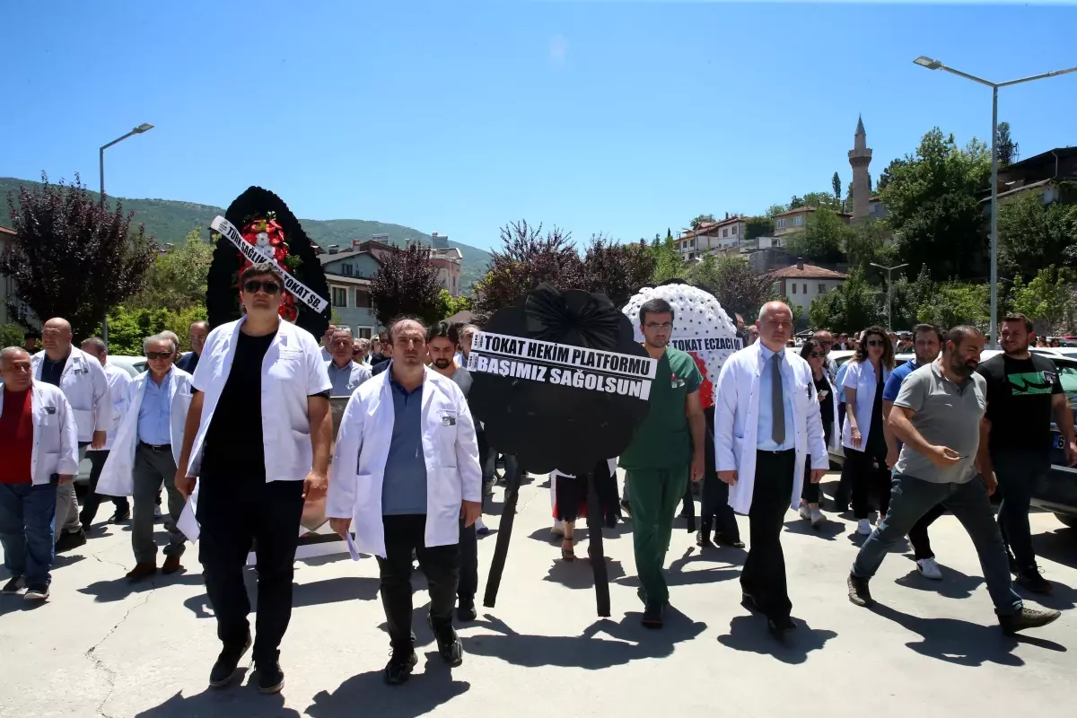 Sağlık çalışanlarından Dr. Karakaya'nın öldürülmesine tepki