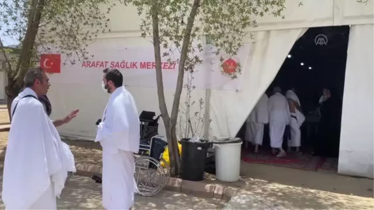 Arafat'taki sahra hastanesi şifa dağıtıyor