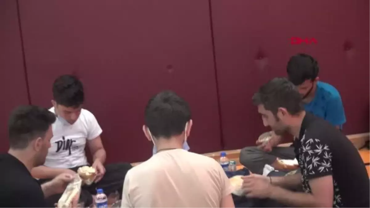 Demre'de 126 kaçak göçmen yakalandı