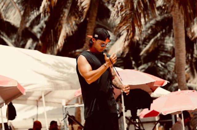 Survivor sunucu Murat Ceylan gizemli kız arkadaşıyla yakalandı