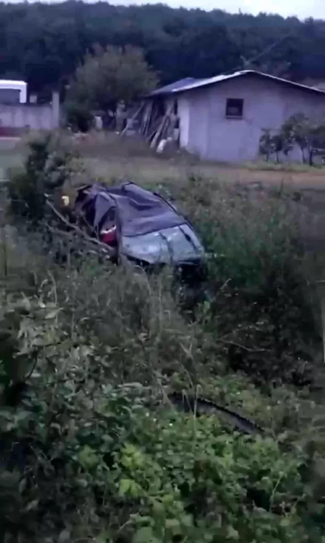 Kontrolden çıkan otomobil takla attı: Bir aileden geriye baba ve ikiz bebekler kaldı