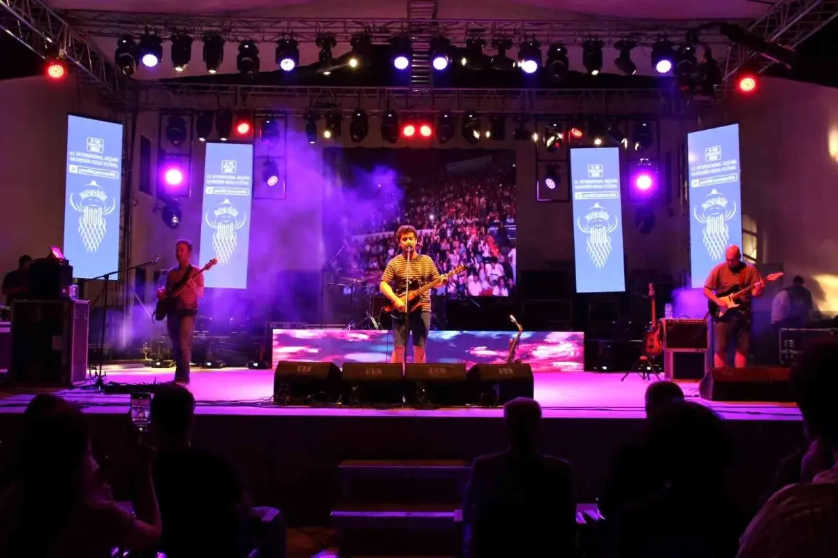 Pinhani'den Akşehir'de konser