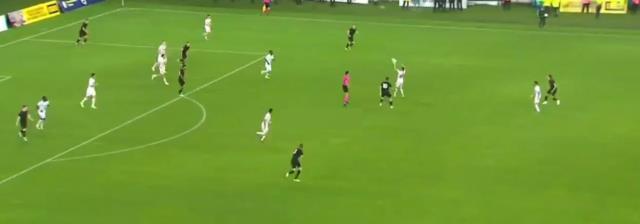 Sen ne yaptın İsmail! Fenerbahçe'nin genç yıldızı, Hull City defansını perişan etti